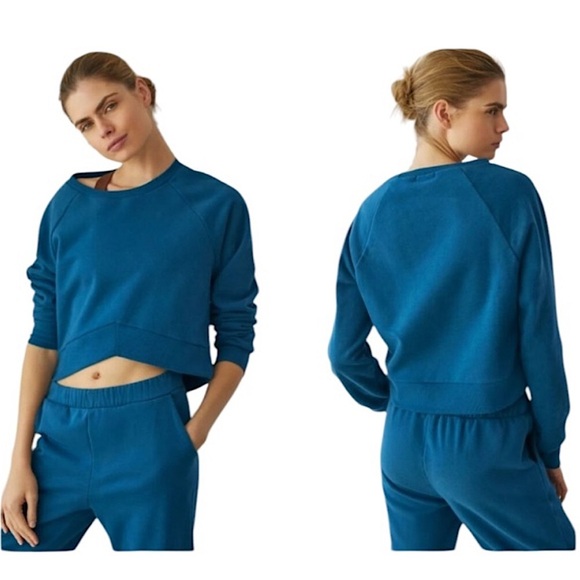 *NWT* BEYOND YOGA UPLIFT CROPPED PULLOVER BLUE GEM - Picture 1 of 8